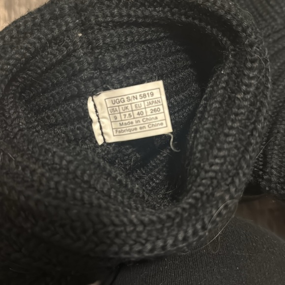 UGG Classic Cardi Knit Boot, Black. - Picture 4 of 7